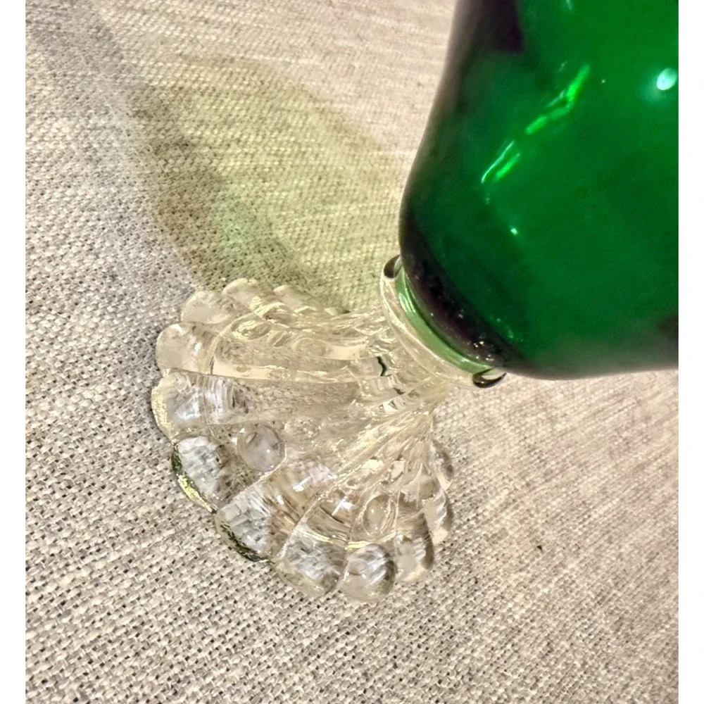 🌿 Vintage Green Glass Goblet Cup – Clear Decorative Pedestal Foot 🌿